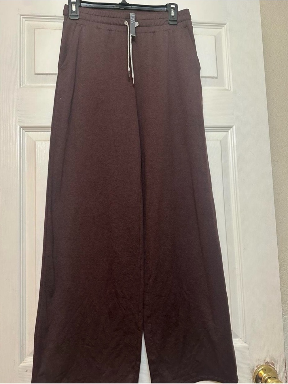 Vuori Halo Essential Wide Leg Sweatpants - Picture 4 of 6